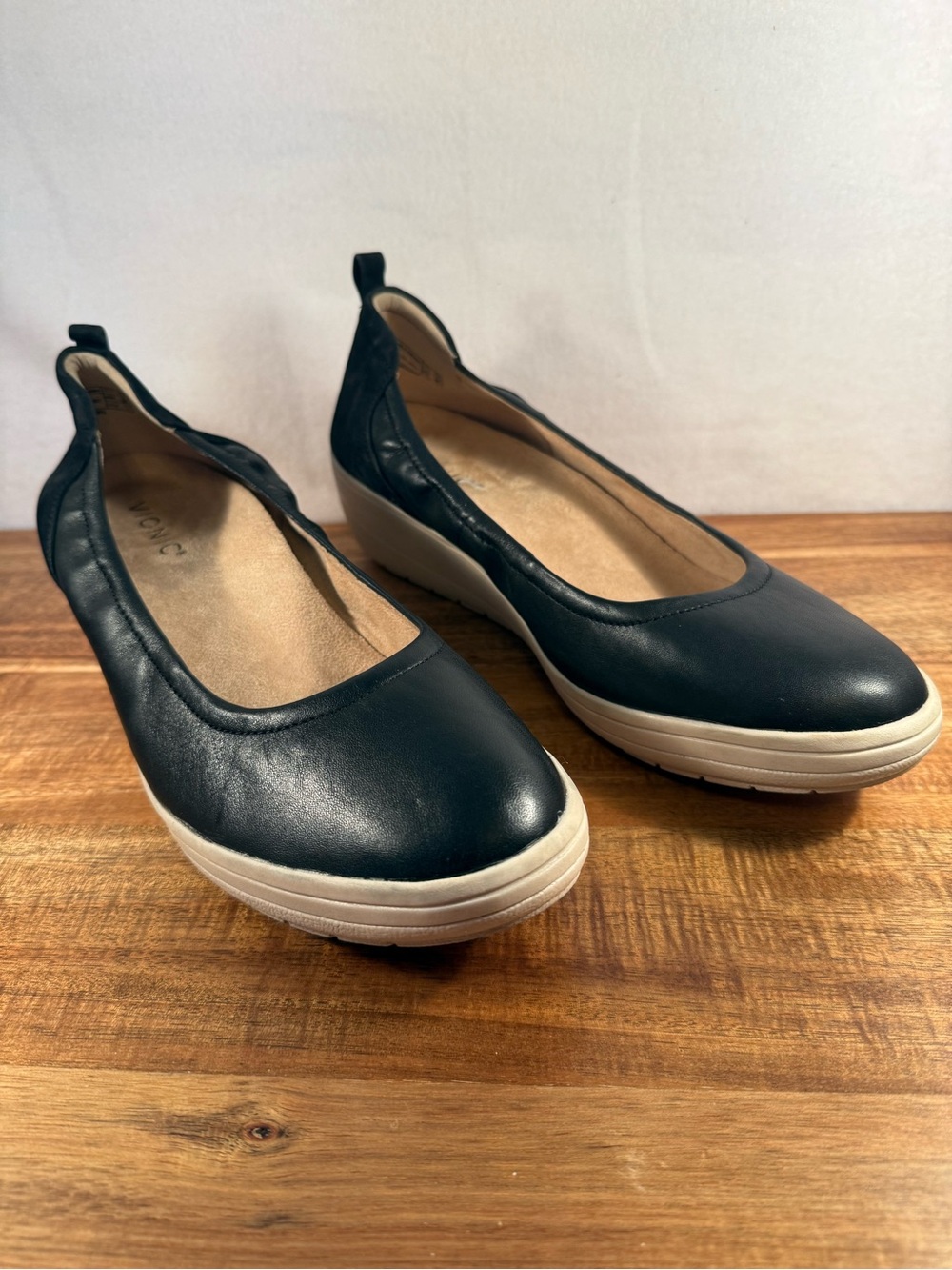 Vionic Jacey Slip-on Wedge Shoes Black Leather Size 9.5